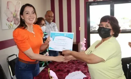 DIF San Juan de Sabinas reconoce trabajo de terapeutas