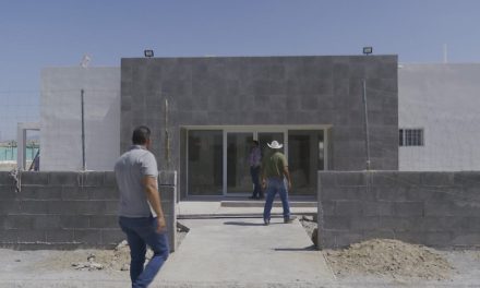 Supervisan nuevo Centro de Salud de Paredón