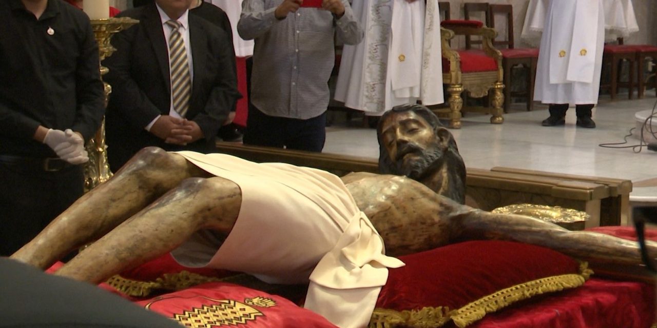 Desciende imagen del Santo Cristo de Saltillo