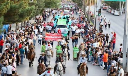 Invita Chema Fraustro a disfrutar desfile de la FINA 446