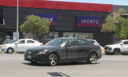 En Saltillo automovilistas no acostumbran a usar direccionales
