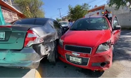 Se queda dormido y choca en Saltillo