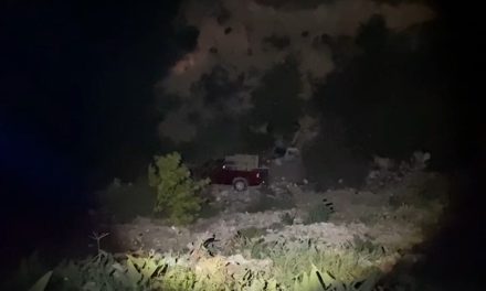 Se la acaba la calle a un ebrio y cae a un arroyo en Saltillo
