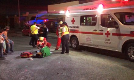 Joven derrapó su motocicleta y resultó con una fractura expuesta