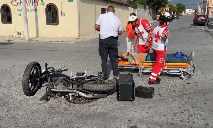 Saltillo: Hombre ignora señal de alto y manda a motociclista al hospital