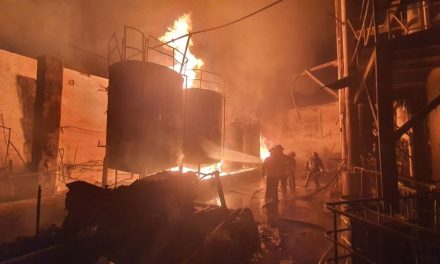 Ataca grupo armado la Central de Abastos de Toluca e incendia locales dejando 8 muertos