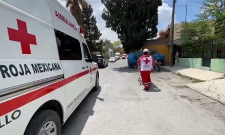 Sujeto intenta robar un domicilio en Saltillo y cae de tres metros