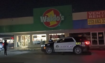 Intentan ingresar a robar en tienda de Saltillo pero  vidrio los detuvo en seco