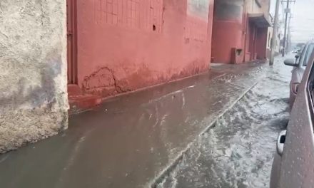 Cae torrencial lluvia en Saltillo