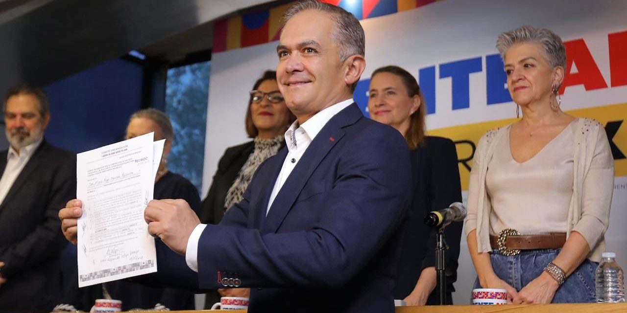 Miguel Ángel Mancera se registra para buscar candidatura de oposición