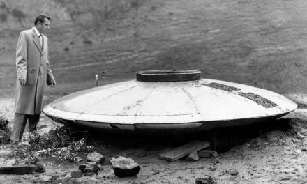 Estados Unidos oculta naves extraterrestres, asegura exoficial de Inteligencia