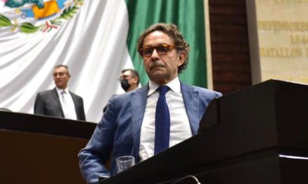 Quadri se baja de la contienda por la candidatura presidencial
