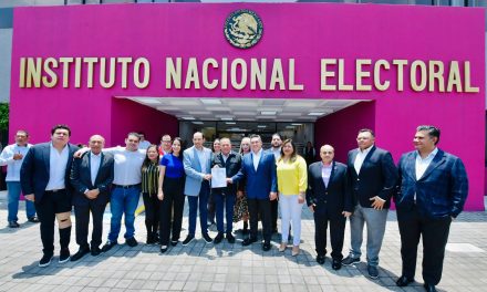 Dirigentes de Va por México registran al Frente Amplio ante el INE