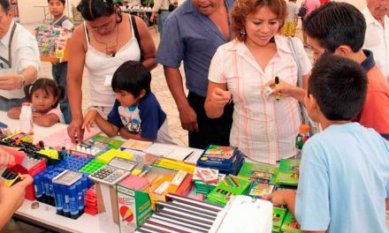 Alistan comerciantes saltillenses el regreso escolar