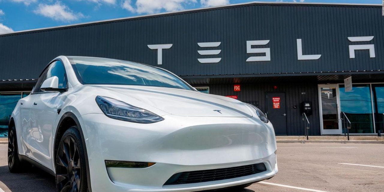 Tesla buscará conductores para probar sus autos en México