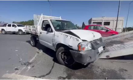 Ramos Arizpe: vuelca su camioneta al circular a exceso de velocidad