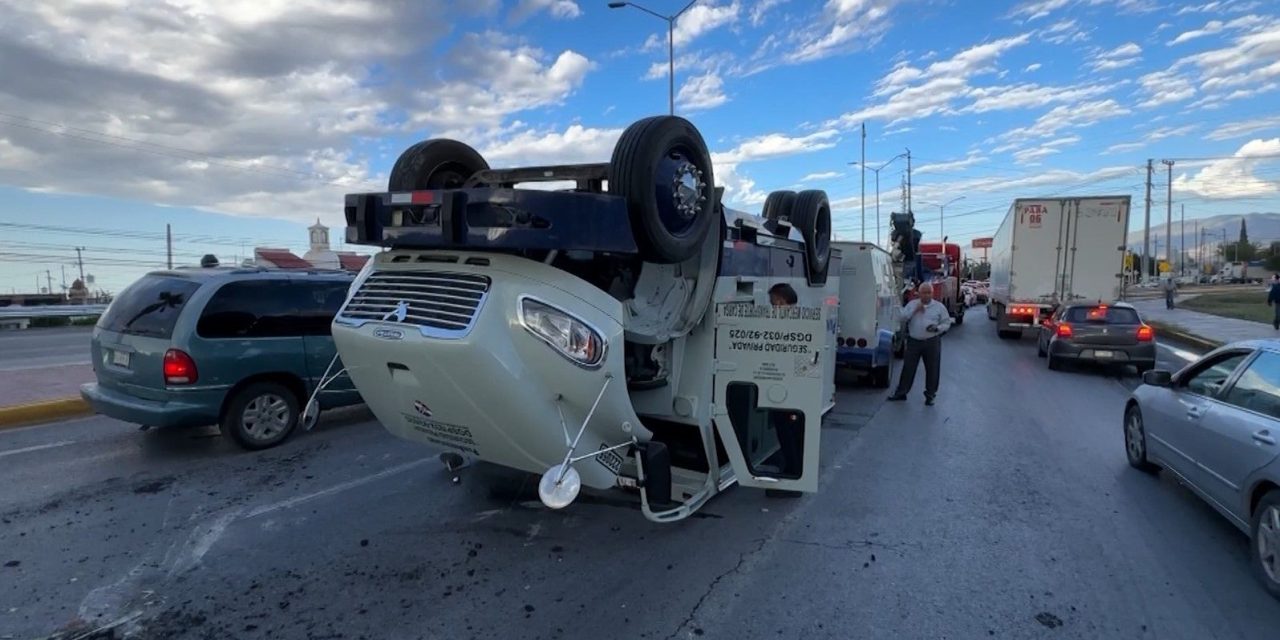 Vuelca transporte de valores en Saltillo