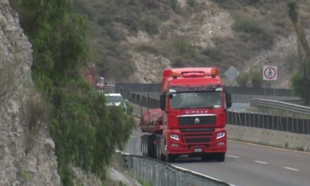 Urge reparar tramo de la Carretera 57