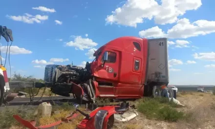 Deja choque dos heridos en Sabinas