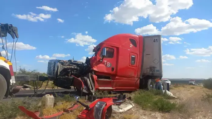 Deja choque dos heridos en Sabinas