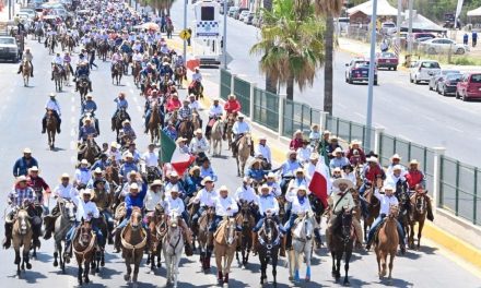 Cabalgan para celebrar a Monclova