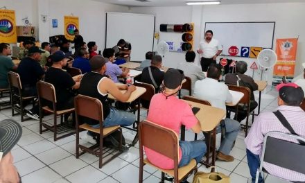 Certifican a más motociclistas en manejo seguro en Torreón