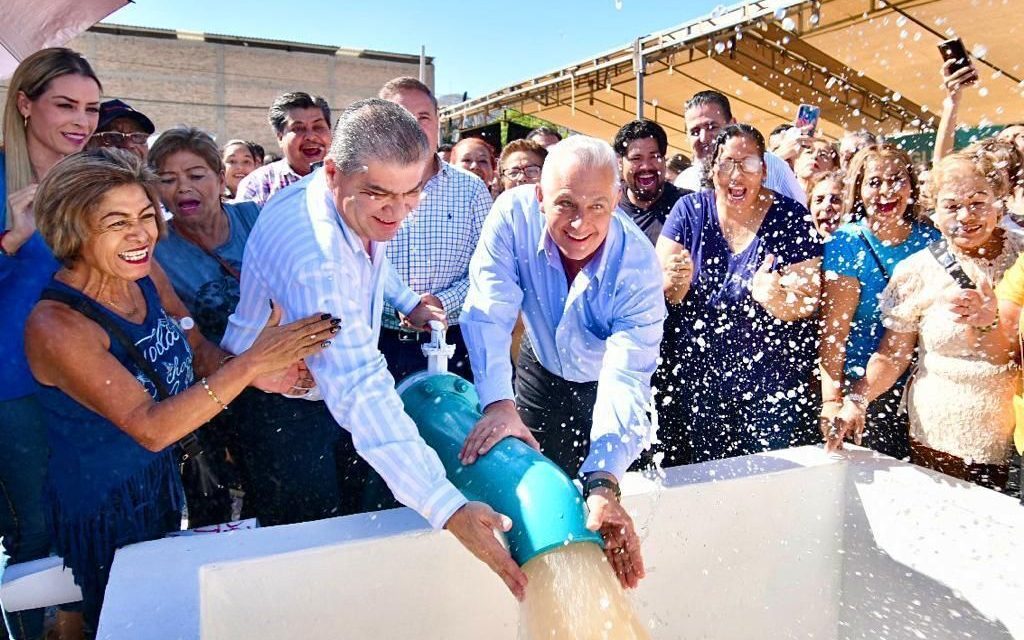 Inauguran alcalde y gobernador pozo La Fe