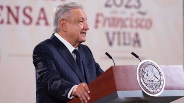 AMLO afirma que habrá conferencias vespertinas para hablar de los libros de texto