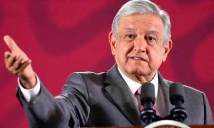 Para AMLO se mantendrá la unidad en Morena tras las acusaciones de Ebrard