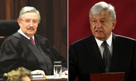 ‘Retrógrado’; AMLO reclama al ministro de la SCJN por frenar libros de la SEP en Coahuila y Chihuahua