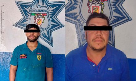 Detienen a dos personas en Arteaga por tirar basura en la vía pública