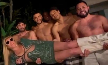 Organiza Spears ‘fiesta de divorcio’ junto a varios hombres (video)