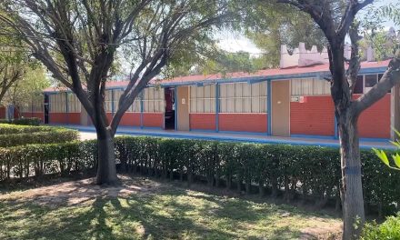 Dan la bienvenida a alumnos del Cecati 184