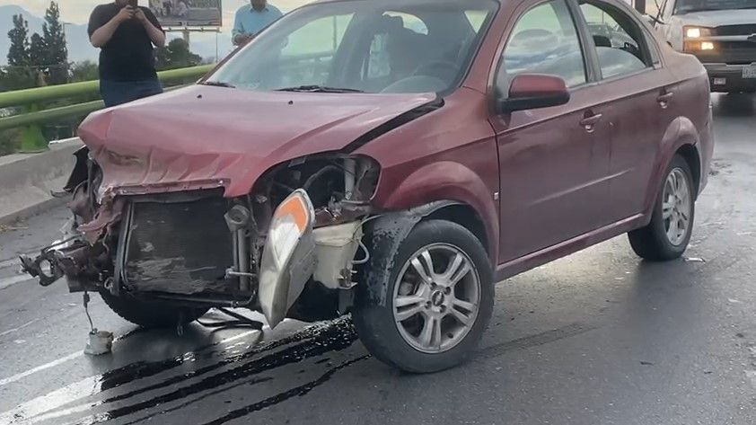 Conductora choca debido al exceso de velocidad en Saltillo