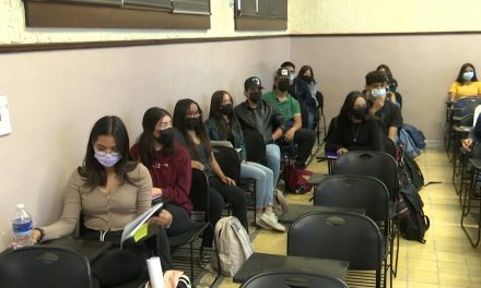 Recomiendan a alumnos de Coahuila el uso de cubrebocas durante este regreso a clases