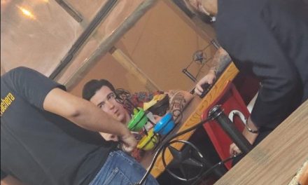 Drake Bell se avienta unos taquitos en Saltillo durante el fin de semana