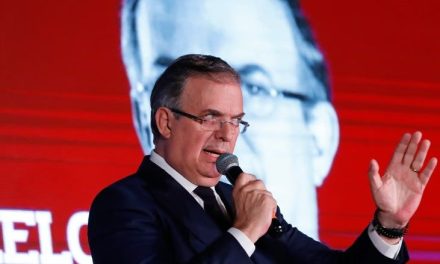 Ebrard no se va de Morena pero… quiere que se revisen los requisitos de encuestadoras