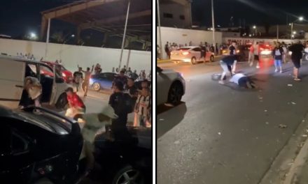 Video: Aficionados de Rayados agreden a paramédico luego de incidente vial