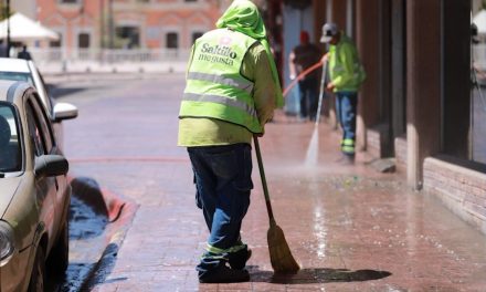 Limpian y retiran basura tras fiesta del Santo Cristo