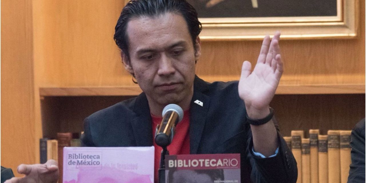 Marx Arriaga afirma que los libros de texto sí tienen errores pero no son más de 20