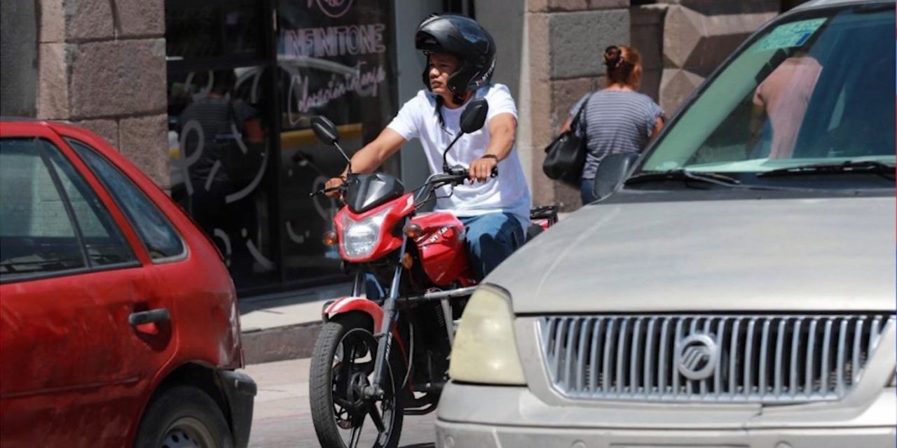 Motociclistas deben usar casco al conducir en Saltillo