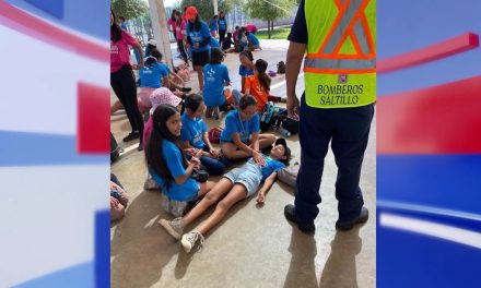 Aprenden niños primeros auxilios con Bomberos de Saltillo