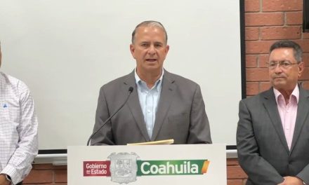 Ya maquilan libros de texto que adquirirá Coahuila