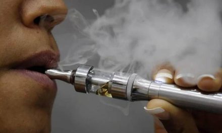El Vapeo: De alternativa para dejar de fumar a nueva adicción entre jóvenes en Nuevo León