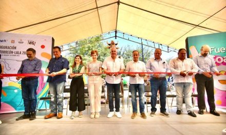 Inaugura alcalde la muestra CowParade LALA 2023