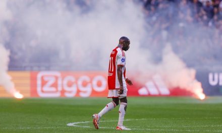 Clásico Ajax vs Feyenoord se reanudará a puerta cerrada