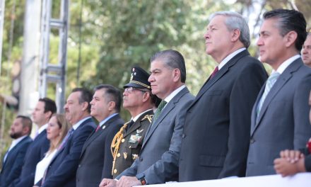 Preside MARS desfile de la Independencia
