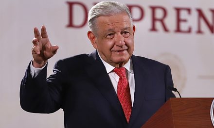 AMLO defiende que no hay endeudamiento en su presupuesto para el 2024