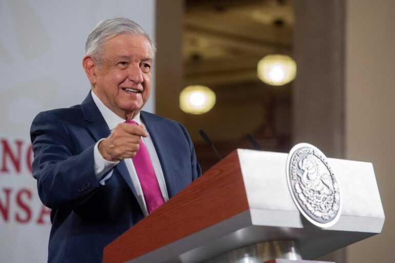 AMLO anuncia incremento a los programas sociales el próximo año