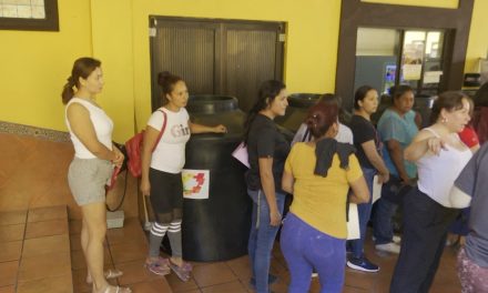 Atienden a 700 padres de familia en módulo de apoyo en Ramos Arizpe